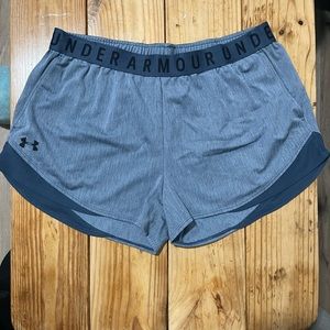 Women’s athletic Under Armour shorts size XL
